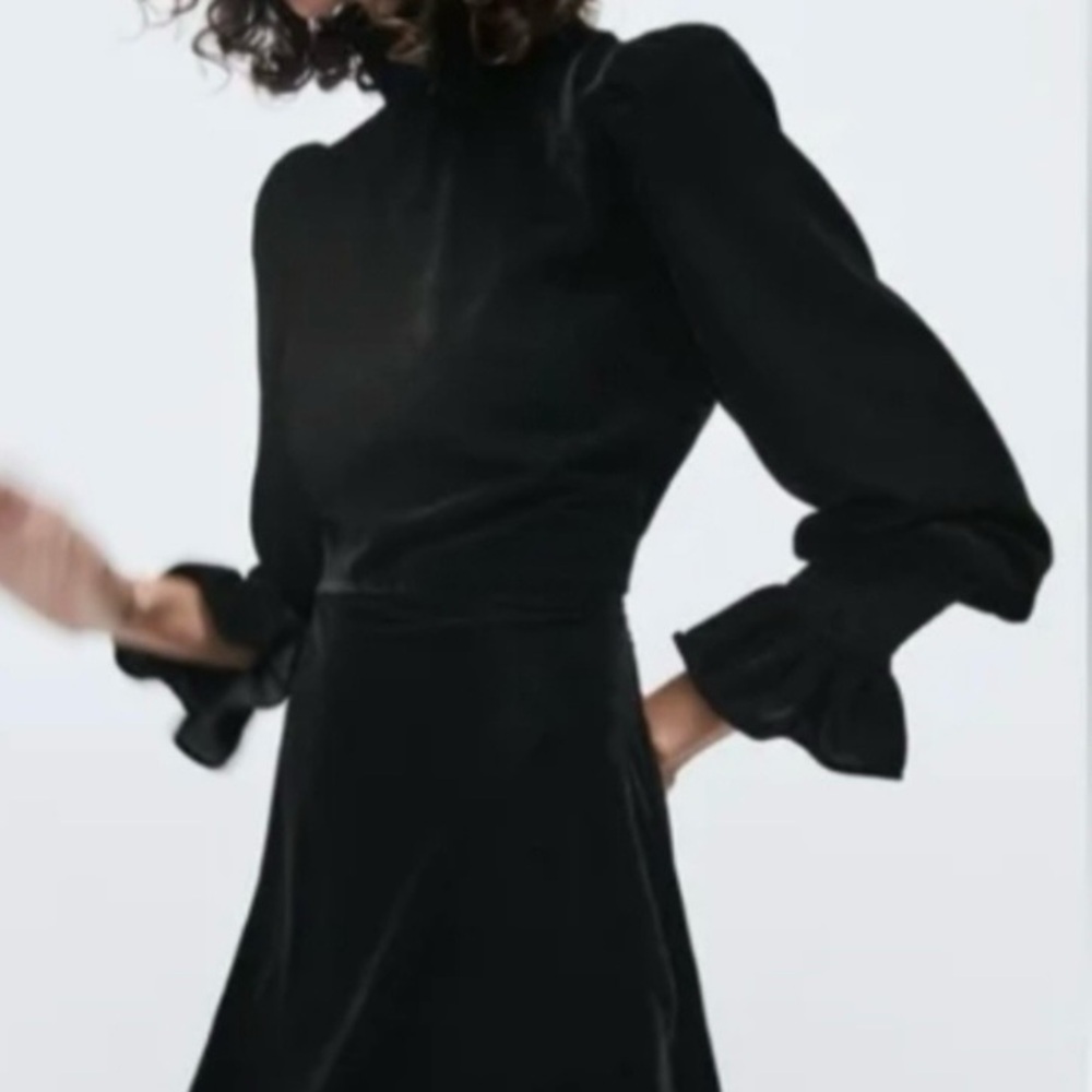 NWT ZARA Black Velvet Puff Sleeve Mini Dress